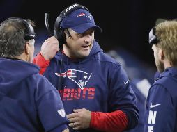 Joe Judge (centro) empezó en 2005 su carrera como entrenador de futbol americano como asistente en la Universidad Estatal de Mississippi, de donde es egresado. AP/E. Amendola