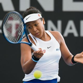 Naomi Osaka avanza; Sharapova, eliminada
