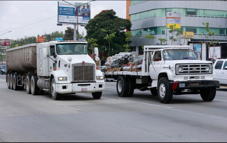 Finalmente dijo que en caso de proceder la cuota al transporte de carga que se contempla de seis mil pesos por un permiso anual o mil por uno de 72 horas habría un impacto negativo al consumidor ya que se incrementaría el costo del transporte. EL INFORMADOR/ ARCHIVO
