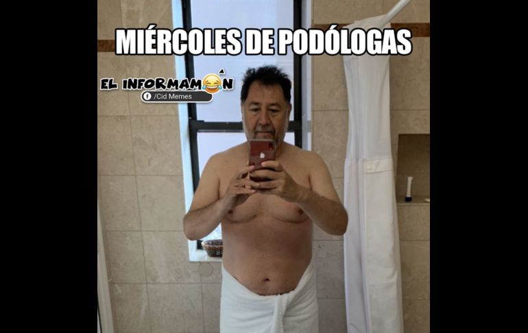 Fernández Noroña sube foto en toalla y desata 