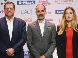 RETO. Guillermo Cantú, flanqueado por Paul Foster y Alejandra de la Vega, dueños del equipo fronterizo. IMAGO7