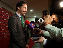 según contó De Luisa, este jueves tuvo una nueva reunión con la directiva de Chivas. IMAGO7 / F. Meza