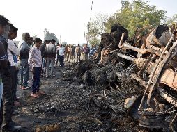 El accidente se produjo cerca de la población de Kannauj, unos 200 kilómetros al suroeste de Lucknow, la capital del estado de Uttar Pradesh. AP/ ESPECIAL