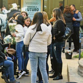 Amigos y familiares velan a las víctimas de ataque en Torreón