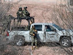 Los alrededores de Bavispe están custodiados por elementos de la Guardia Nacional, quienes mantienen puestos de control en las entradas al municipio. AFP / A. Estrella