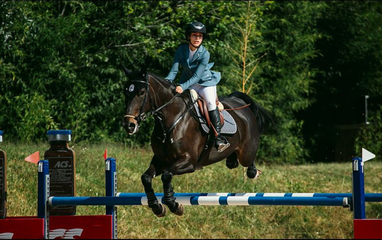 Triunfadora. Sánchez se impuso en el Clásico con obstáculos a 1.40 metros de altura a lomos de “Longarisse Van De Vossekant”. EL INFORMADOR / G. Gallo