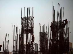 En la industria de la construcción, la inversión descendió 8.0% en octubre. AP/ARCHIVO
