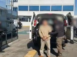 Los sospechosos fueron entregados a las autoridades estadounidenses en el Aeropuerto Internacional de Toluca. ESPECIAL/FGR