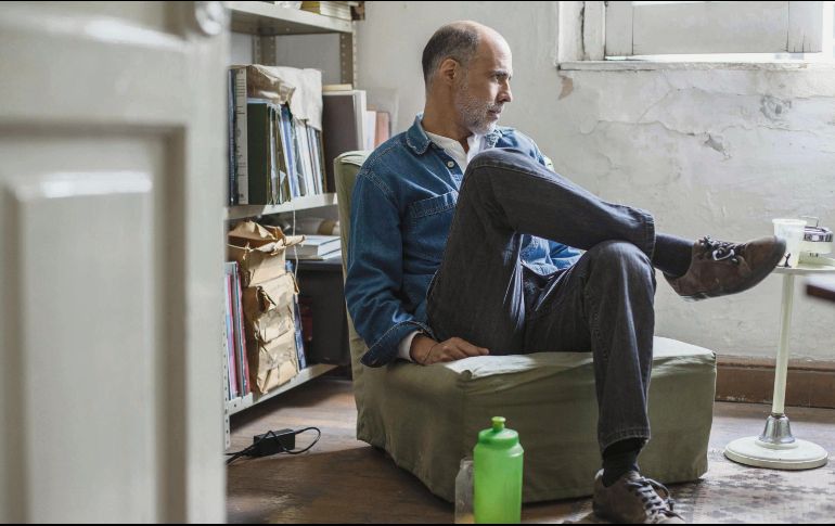 Roberto Rébora. El artista se alista para presentar el catálogo de “Flujo Mundo”. SUN