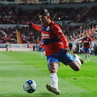 Por dopaje, inhabilitan e investigan a Víctor Guzmán; Chivas lo regresa a Tuzos