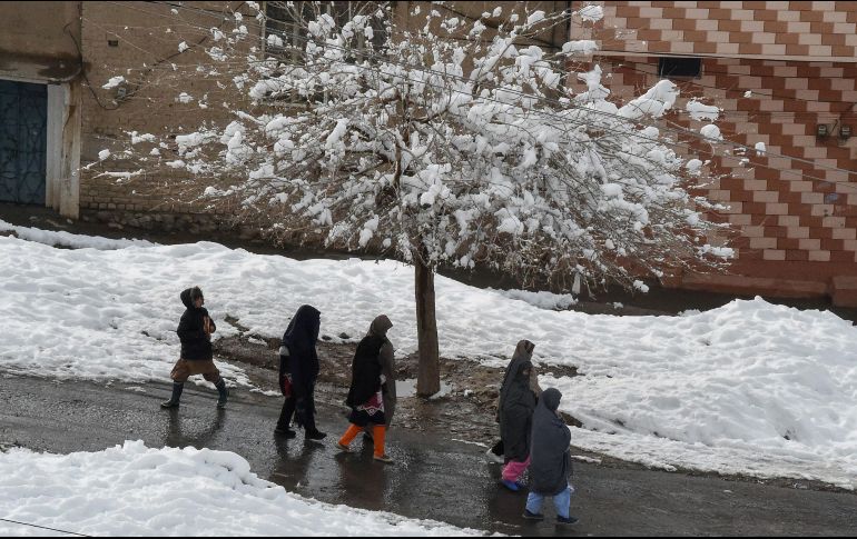 Los duros inviernos suelen causar víctimas en Afganistán y Pakistán, sobre todo en sus inhóspitas zonas montañosas. AFP/B. Khan
