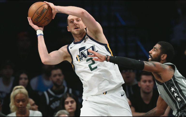 Héroe. Joe Ingles fue el mejor anotador del Jazz, que ha ganado 15 de sus últimos 16 partidos. AP / K. Willens