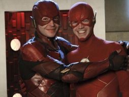 El actor Grant Gust (derecha) compartió las fotografías durante la grabación  con Ezra Miller (izquierda). INSTAGRAM / @grantgust