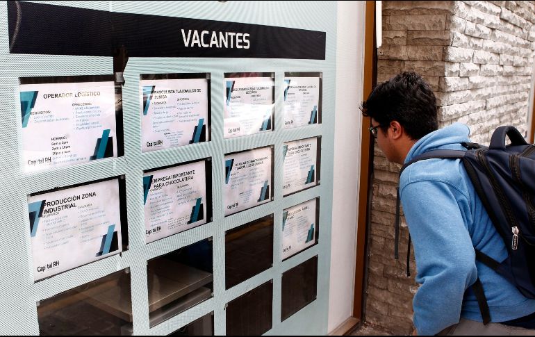 El outsourcing abarata el costo de la mano de obra afectando los ingresos de los trabajadores y sus prestaciones. EL INFORMADOR / ARCHIVO