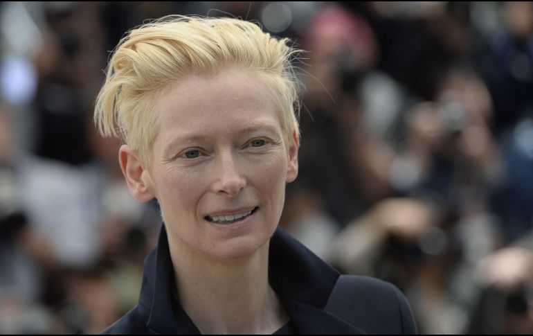 Tilda Swinton inició su carrera con el cineasta británico Derek Jarman, quien le dio su primer papel en el cine en 1986 en la cinta “Caravaggio”. AFP / ARCHIVO