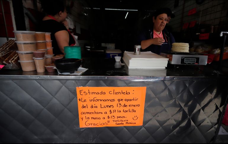 El presidente de la Asociación de Industriales de la Masa y la Tortilla explicó que algunos insumos como el papel, salarios, entre otros, sí han aumentado, por lo que el producto alimenticio también. EL INFORMADOR / F. Atilano
