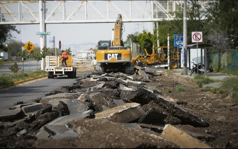 Además de renovar el concreto, las autoridades harán lo propio con el alumbrado público. EL INFORMADOR/F. Atilano