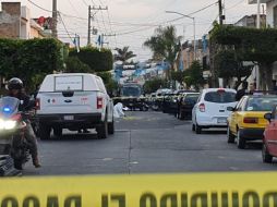 En el sitio se encontró una pistola escuadra tirada cerca del hombre fallecido y alrededor de 20 casquillos de bala. EL INFORMADOR