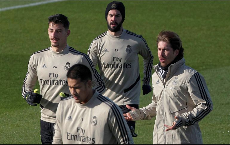 El capitán merengue pudo reintegrarse al trabajo en grupo. EFE/E. Naranjo