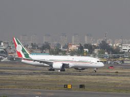 Por la mañana, López Obrador informó que una de las opciones para vender el avión presidencial podría ser rifarlo entre los mexicanos, con la venta de seis millones de cachitos, con un valor de 500 pesos, cada uno. NTX / ARCHIVO