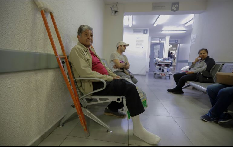 Julio dijo que no ha habido más descuentos después de que desapareció el Seguro Popular. EL INFORMADOR / F. Atilano