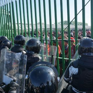 Cierran puente fronterizo en Chiapas por llegada de caravana migrante