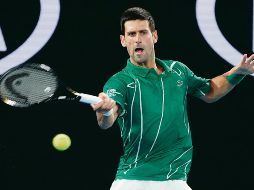 Primera prueba. El serbio regresa una bola al alemán Jan-Lennard Struff.