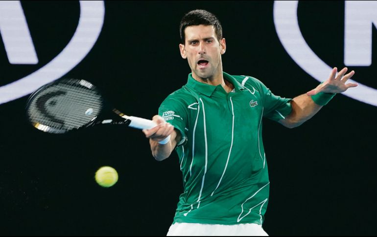 Primera prueba. El serbio regresa una bola al alemán Jan-Lennard Struff.