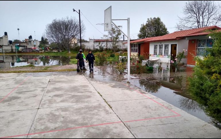 Se prevé que sea hasta el jueves cuando se reanuden las actividades en el centro educativo. ESPECIAL/Protección Civil de Tula