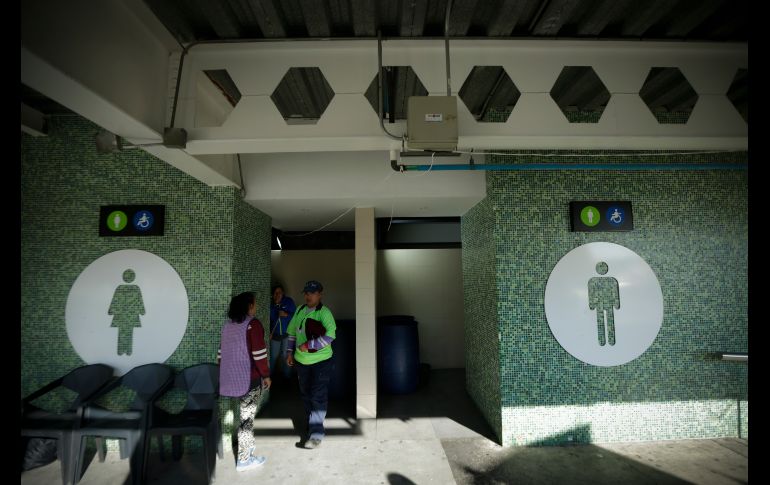 Los ejidatarios, quienes tomaron el Aeropuerto desde hace dos meses, piden cooperación voluntaria para ingresar. EL INFORMADOR / F. Atilano