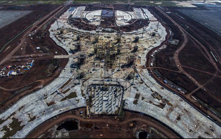 El Mandatario afirma que ese modo de operar por parte del sindicato se realizaba bajo la connivencia de los funcionarios de gobierno involucrados en esta obra. AFP / ARCHIVO