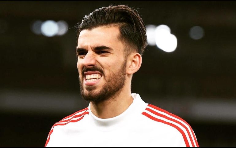 El talentoso centrocampista, podría abandonar Londres si el Real Madrid le encuentra acomodo en otro club que le garantice minutos. TWITTER/@DaniCeballos46