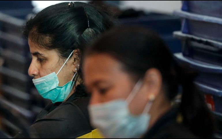 Hasta el momento solo se da seguimiento al posible caso de contagio de un hombre de 57 años, de origen asiático, con residencia en Reynosa, quien el pasado 25 de diciembre viajó a China. EFE / EPA / W. Woon