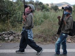 Vista general de un grupo de menores que fue presentado este miércoles, por la CRAC-PF en la localidad de Chilapa de Álvarez. EFE/J. de la Cruz