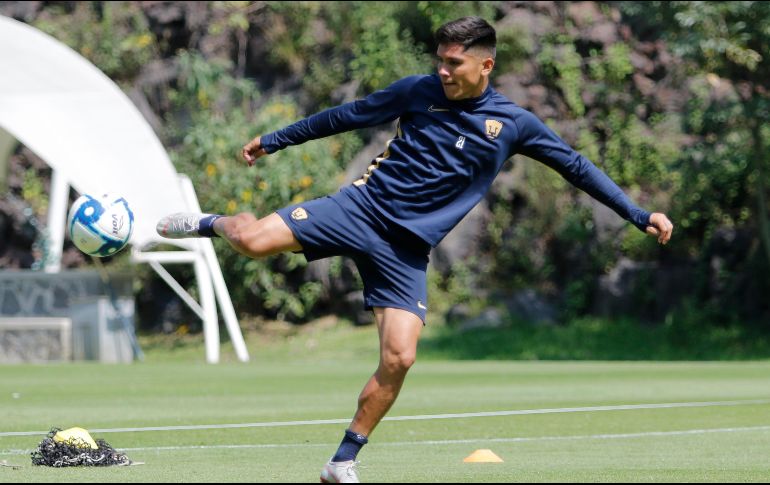 Martín Barragán fue criticado por la prensa y propios aficionados del Club Universidad por la inocencia de Rivas, quien se dirigió llorando al vestidor tras ser expulsado. Imago7 / ARCHIVO