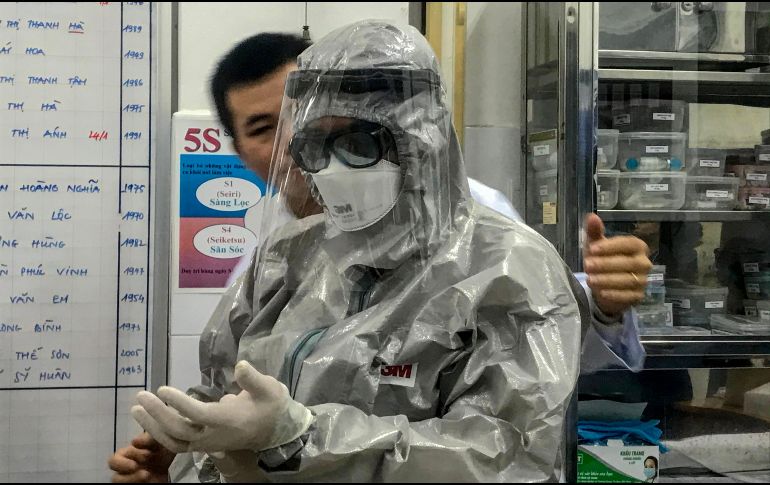 Los signos comunes de infección incluyen síntomas respiratorios, fiebre, tos y dificultad para respirar, detalla la OMS. AFP