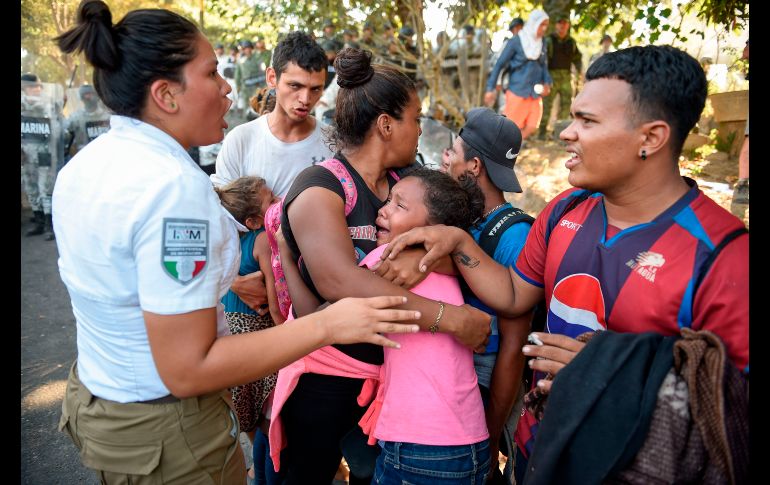 Personal del INM también estaba en la zona. AFP/A. Estrella