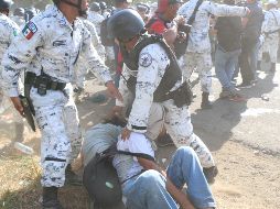 El titular del Ejecutivo federal comenta que no ha visto imágenes de uso de la fuerza por parte de elementos de la Guardia Nacional, y si sí ha ocurrido, dice, son casos aislados. SUN / EVZ