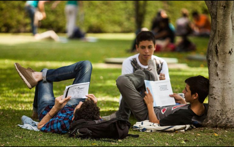Los jóvenes de México, junto a los brasileños, fueron los únicos del ámbito iberoamericano en participar en la encuesta. EL INFORMADOR/ARCHIVO