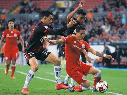 Carlos Cisneros (der.) tuvo participación a lo largo de 68 minutos en el encuentro de Copa a media semana frente al Atlas. IMAGO7
