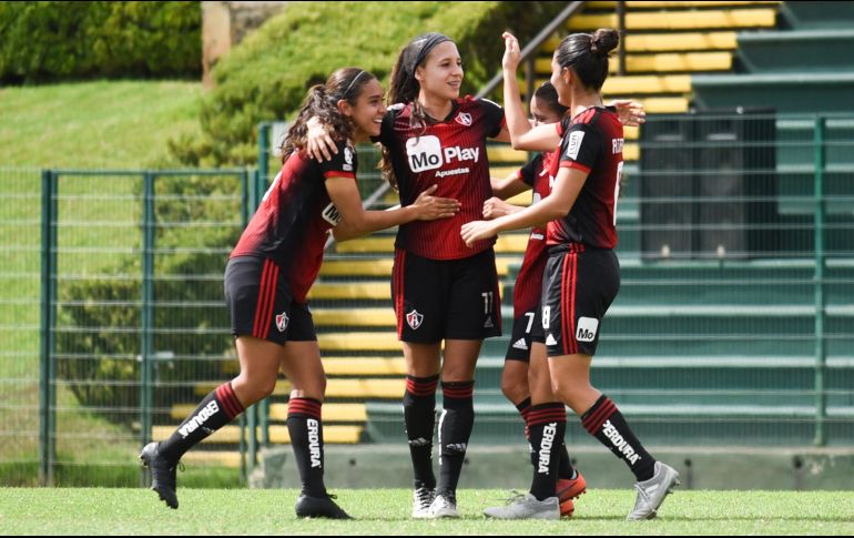Ibarra (C) anotó tres goles, uno de ellos olímpico, en la cancha Alfredo ''Pistache'' Torres del Club Atlas Colomos. IMAGO7
