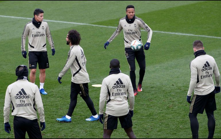 El conjunto merengue buscará aprovecharse del tropiezo del Barcelona en Mestalla. EFE