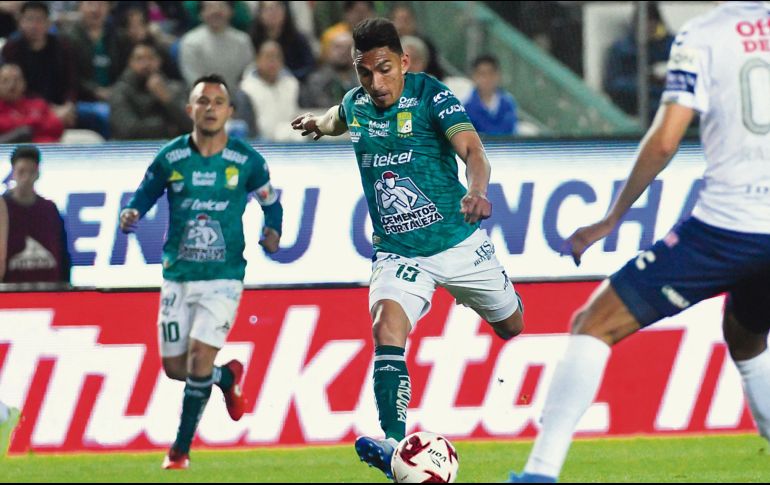 LÍDER DE GOLEO. Ángel Mena llegó a cuatro dianas en tres jornadas, luego de marcar el primero para los Esmeraldas ayer contra los Tuzos. IMAGO7