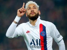 Neymar dedicó a Kobe Bryant uno de los goles que anotó ante el Lille. AP / M. Spingler