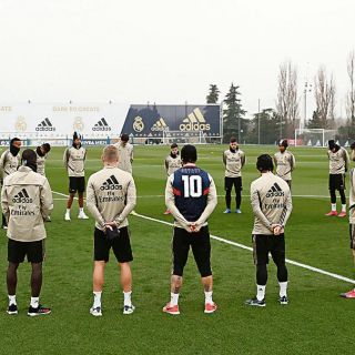 Rinden homenaje a Kobe Bryant en Valdebebas