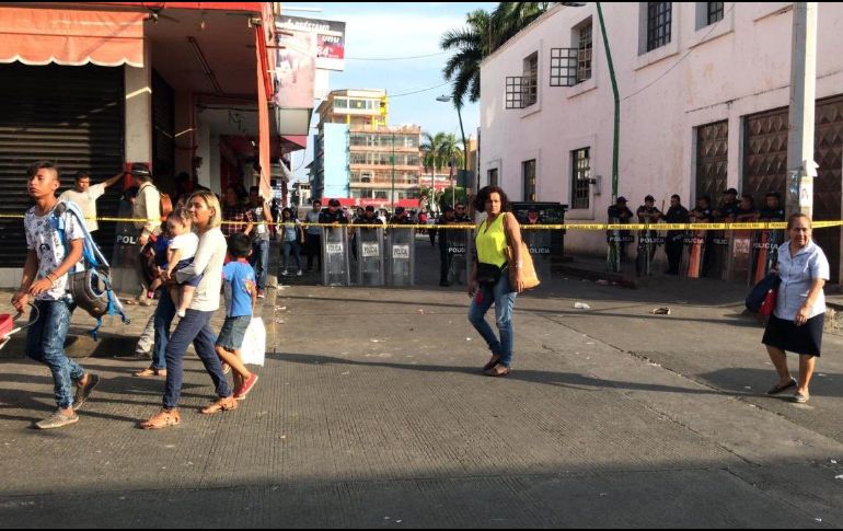 Policías arrestaron a más de 40 personas de forma presuntamente arbitraria. TWITTER/@AlegriaOfficial