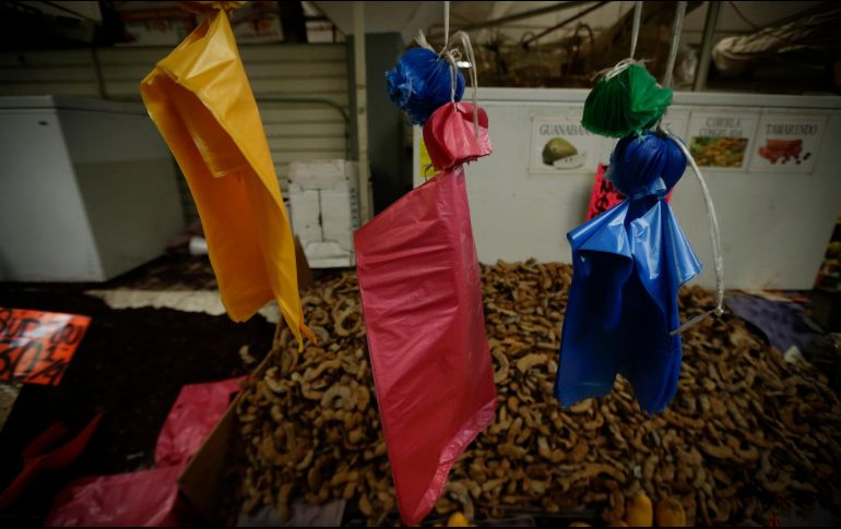 El presidente de la Cámara de Comercio de Guadalajara argumenta que en el caso del uso de productos de plástico los municipios y autoridades estatales deben homologar criterios. EL INFORMADOR / ARCHIVO