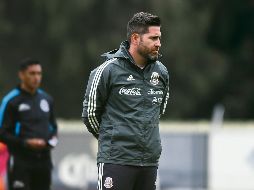 Christopher Cuéllar. El técnico del Tri femenil ha sido cuestionado por la convocatoria de jugadoras. TWITTER/@fmf