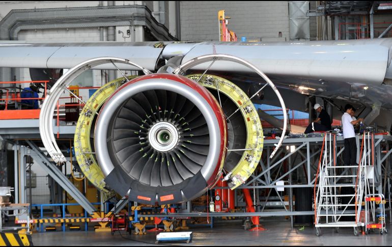 La base de mantenimiento emplea actualmente a mil 400 trabajadores para dar mantenimiento a aeronaves. AFP/Archivo