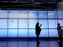 Facebook tiene mil 660 millones de usuarios activos en todo el mundo. AP/T. Avelar